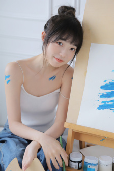 她在洗碗我在后面老扒